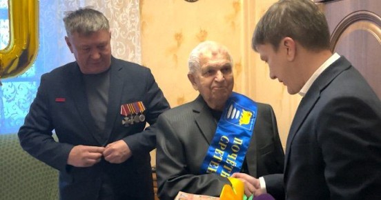 ���������� ����� �������� 100-������ ������