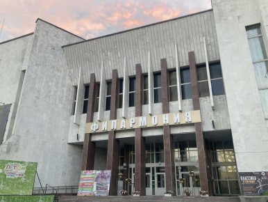 24 года назад, 14 февраля 2002 года, на улице Бутина открылась первая очередь Дворца искусств