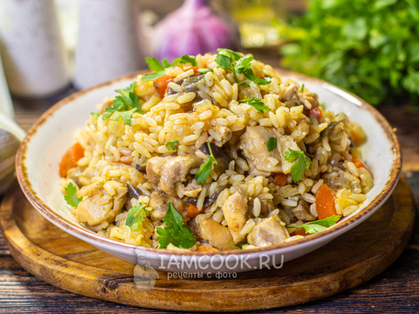Курица с рисом — простое и излюбленное сочетание, которое можно интерпретировать по-разному