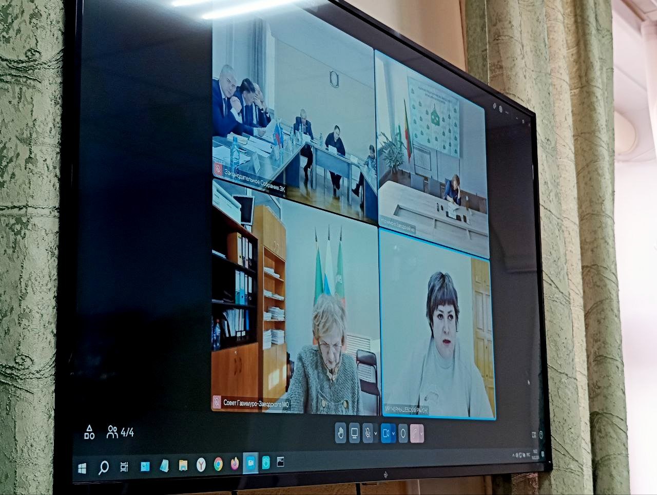 Сегодня, 16 февраля, на президиуме фракции "Единая Россия" партийный актив Советов Газимуро-Заводского, Нерчинско-Заводского и Чернышевского округов заявил о необходимости политпросвещения Сегодня, 16 февраля, на президиуме фракции "Единая Россия" партийный актив Советов Газимуро-Заводского, Нерчинско-Заводского и Чернышевского округов заявил о необходимости политпросвещения