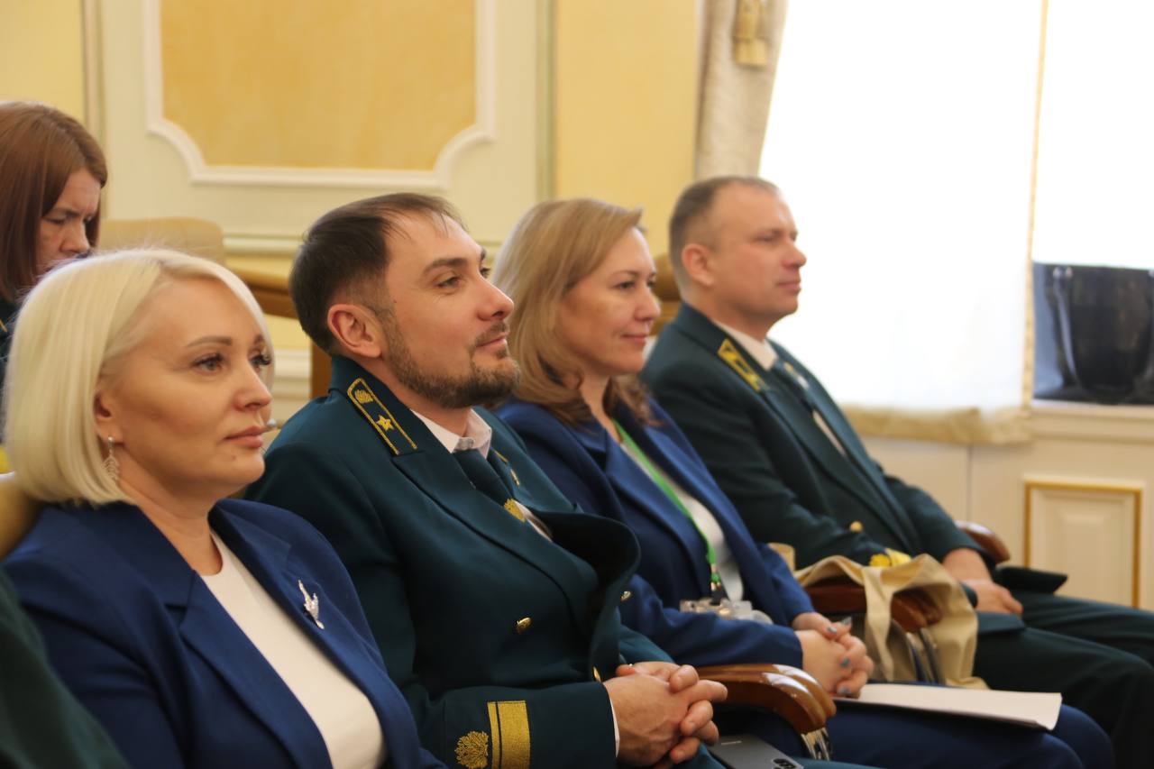 В г. Якутске состоялось итоговое совещание, посвященное эффективности исполнения переданных полномочий в области лесных отношений в ДФО В г. Якутске состоялось итоговое совещание, посвященное эффективности исполнения переданных полномочий в области лесных отношений в ДФО