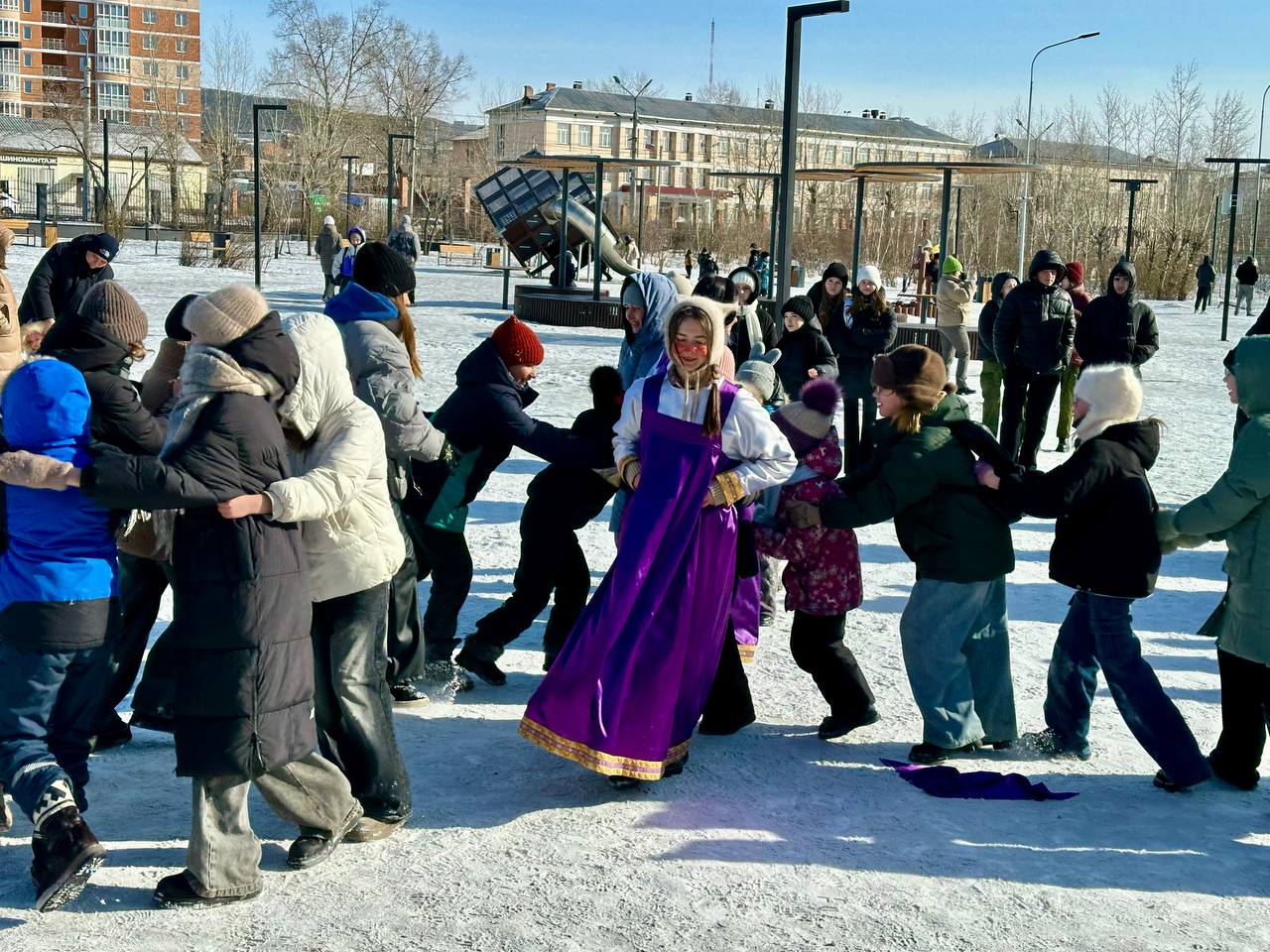 Читинцы празднуют Масленицу в обновленном по нацпроекту парке МЖК Читинцы празднуют Масленицу в обновленном по нацпроекту парке МЖК
