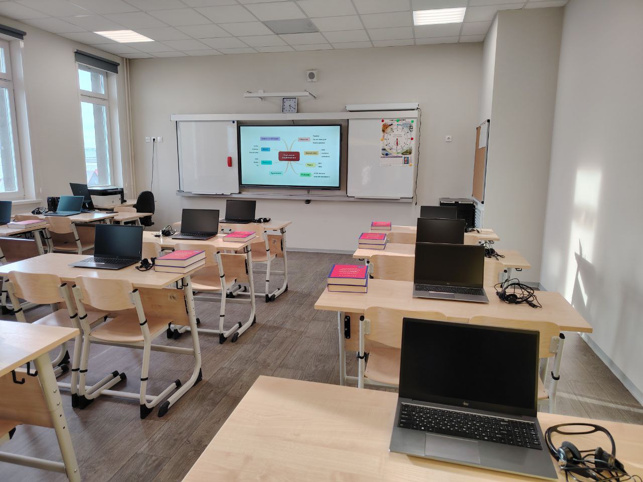 Александр Осипов осмотрел новую школу посёлка Агинское Александр Осипов осмотрел новую школу посёлка Агинское