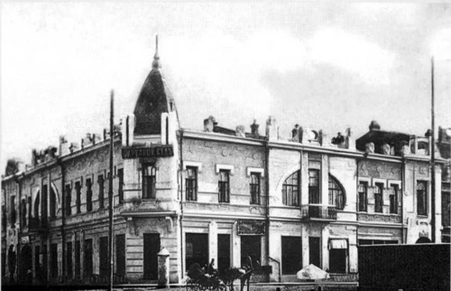 90 лет назад, 22 февраля 1936 года, в здании бывшего доходного дома купца Старновского, расположенного на ул. Зейской (ныне Чайковского) разместилась Читинская телефонная станция