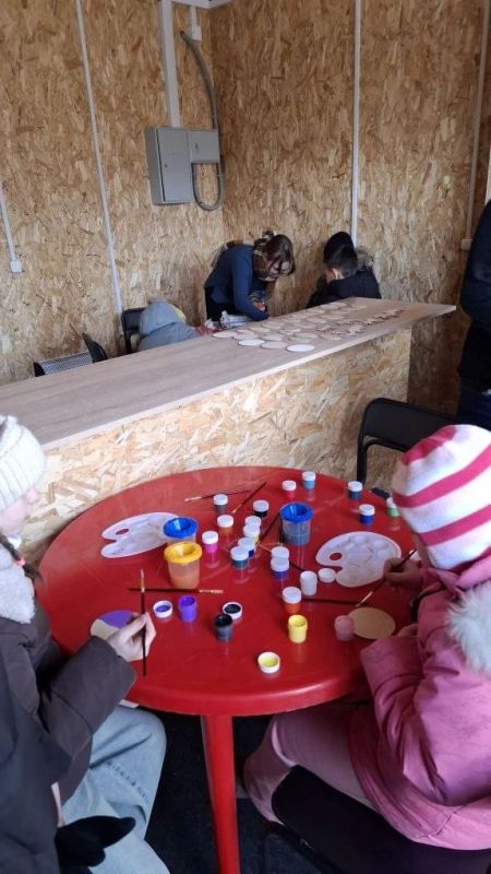 На главной площади Читы есть где спрятаться от ветра