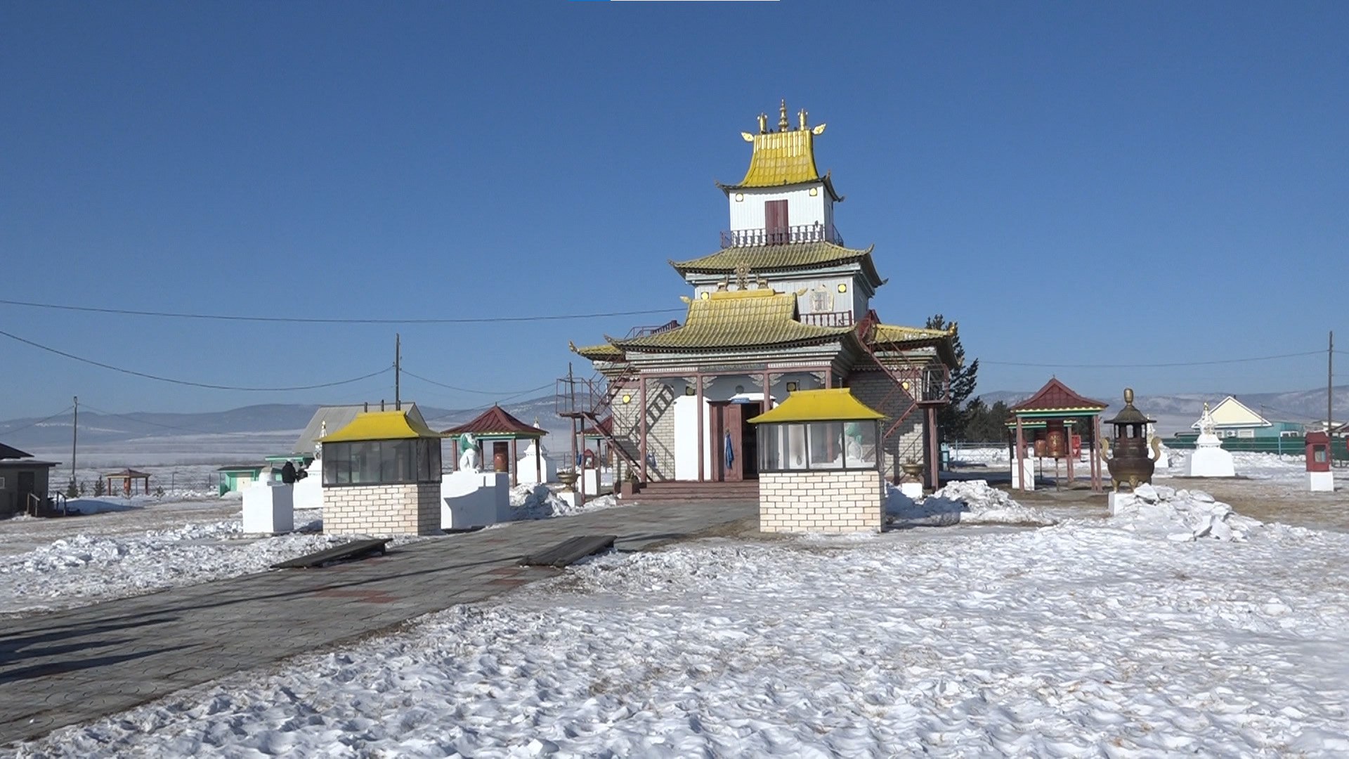 Акцию «Выкупи кирпич и заложи его в фундамент Согчен дугана» объявили в Угдане