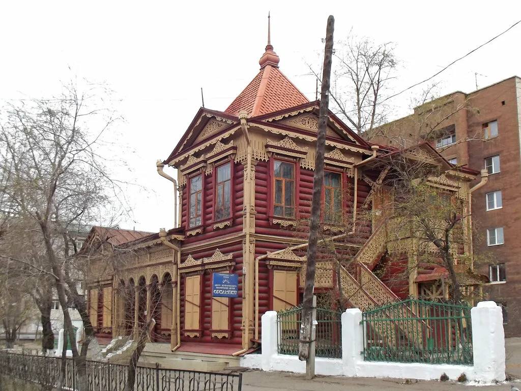 Фёдор Пономарёв. В это трудно поверить, но большинство каменных домов начала ХХ века появились в Чите в результате созидательной деятельности одного человека Фёдор Пономарёв. В это трудно поверить, но большинство каменных домов начала ХХ века появились в Чите в результате созидательной деятельности одного человека