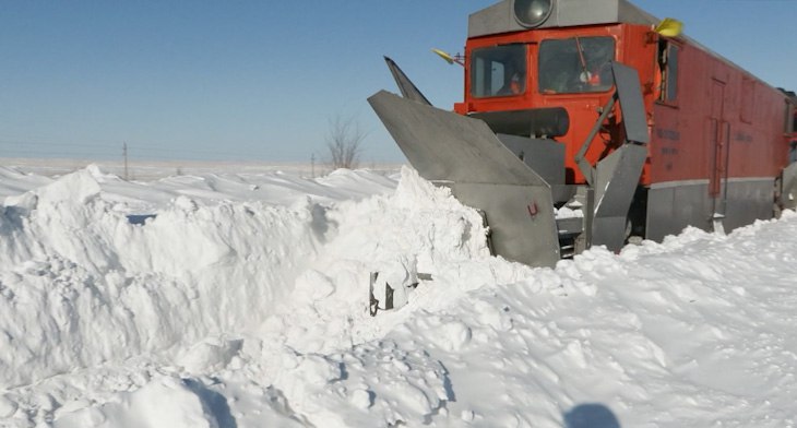 На ЗабЖД продолжают ликвидировать последствия снегопада