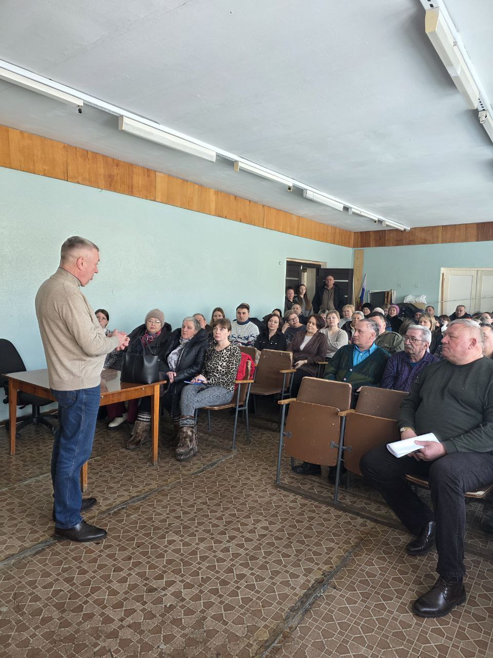 Андрей Гурулев: В рамках региональной недели приёмов граждан по вопросам здравоохранения и дня приёма абитуриентов и их родителей провели встречу с жителями поселка Митрофаново в Шилкинском райолне