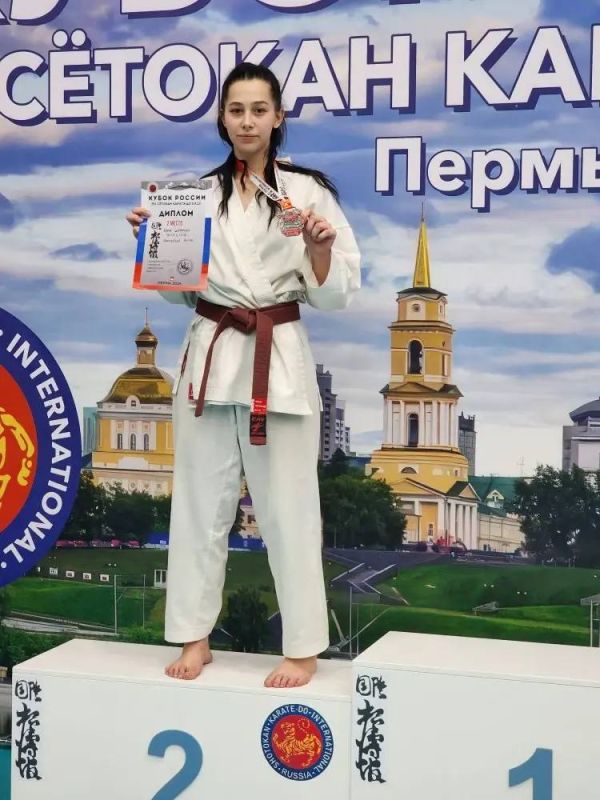 С 8 Марта, наши прекрасные спортсменки!