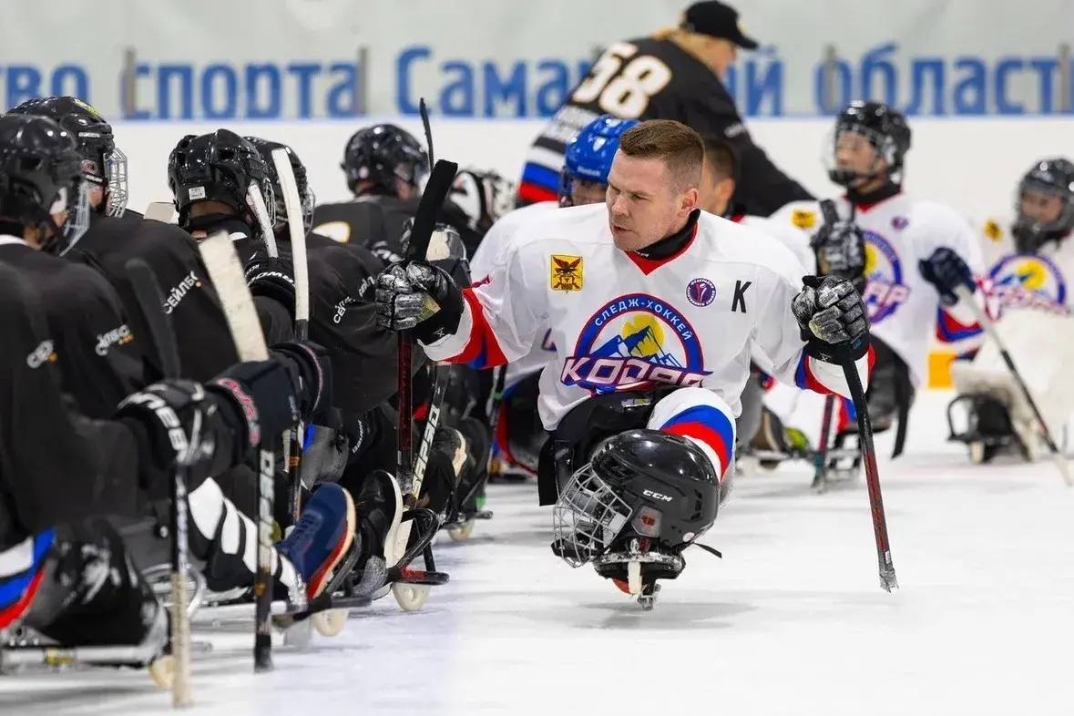 Спортсмены из Забайкалья борются за победу в турнире по следж-хоккею