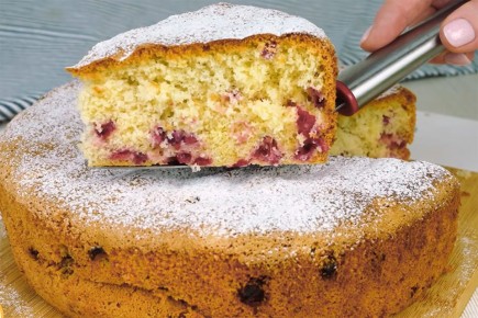 Как приготовить ароматную брусничную шарлотку по рецепту кулинарного блогера