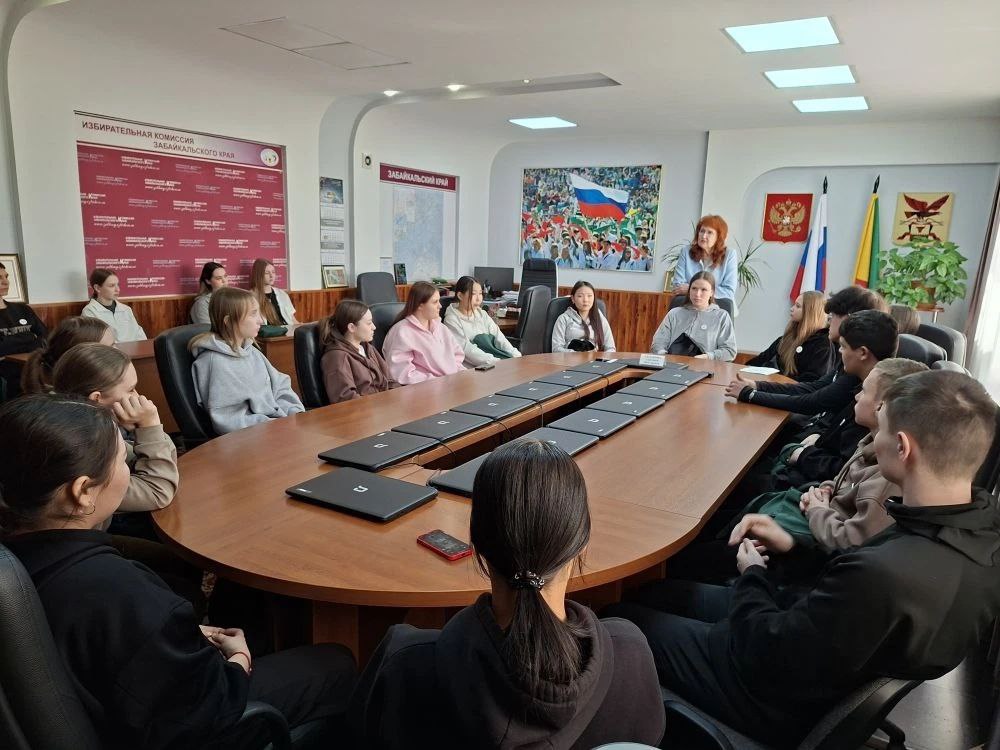 Будущие знатоки права: в «Эврике» стартовала профильная смена Избиркома!