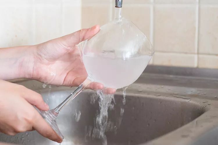 Как вернуть бокалам сияние: секреты идеальной мойки