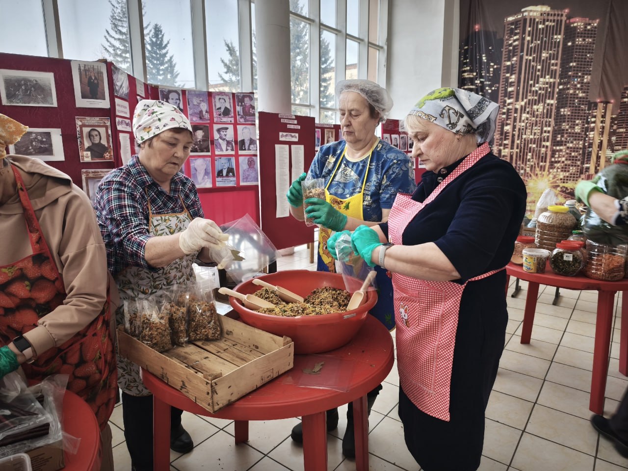 Очередную партию в 2,5 тысячи домашних супов приготовили волонтёры Красного Чикоя для бойцов СВО Очередную партию в 2,5 тысячи домашних супов приготовили волонтёры Красного Чикоя для бойцов СВО