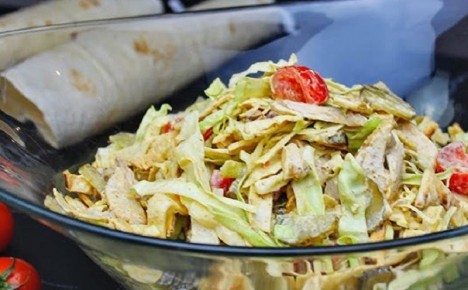 Салат-шаурма: свежий взгляд на классический вкус для летних вечеринок