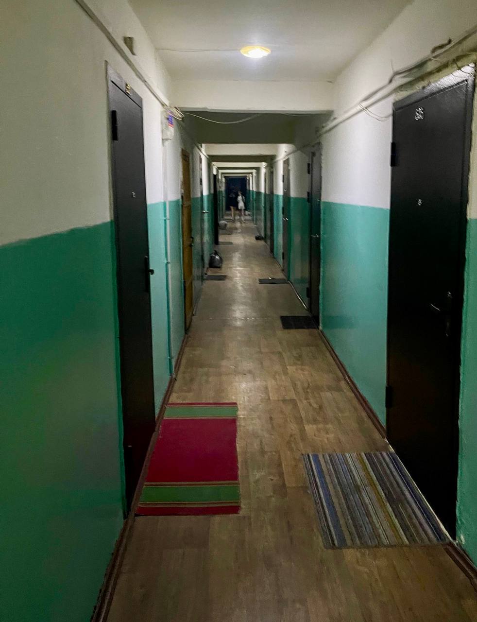 В Железнодорожном районе Читы прошел вечерний межведомственный рейд по общественным местам и общежитиям, расположенным по улице Ползунова 15, 17 В Железнодорожном районе Читы прошел вечерний межведомственный рейд по общественным местам и общежитиям, расположенным по улице Ползунова 15, 17