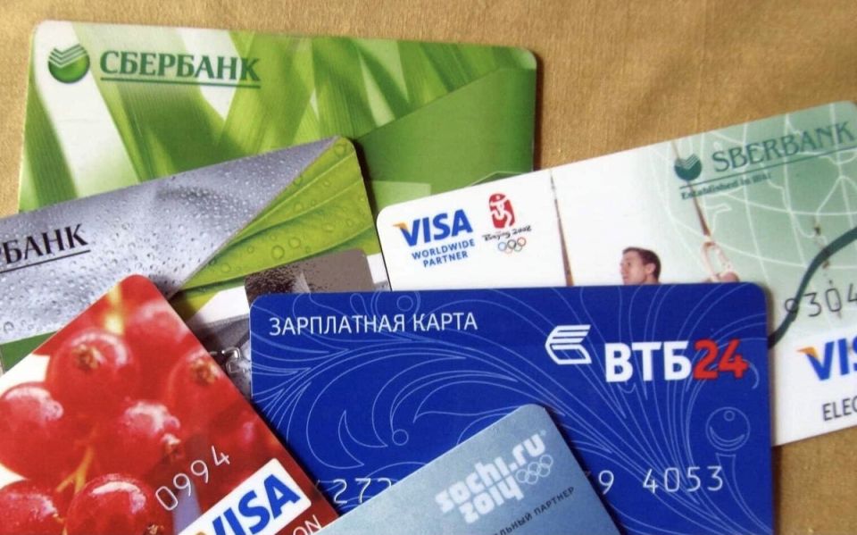 Как увольнение может обернуться долгах: история с зарплатной картой