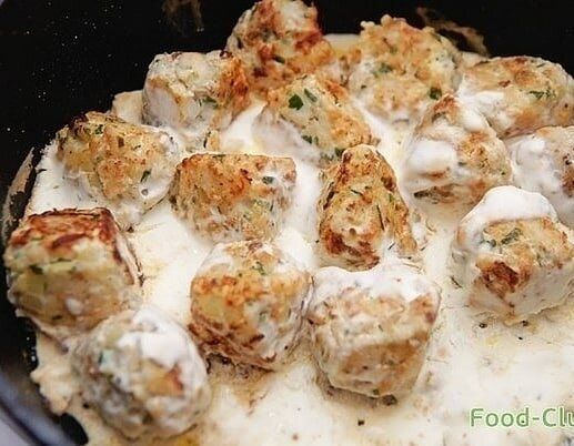 Рыбные шарики в сметане