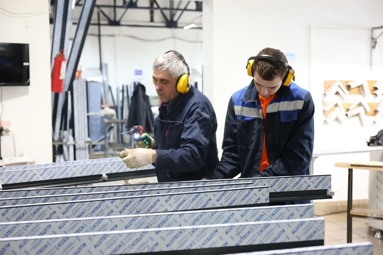 Один из первых заводов окон в Забайкалье на треть увеличил объемы производства благодаря господдержке Один из первых заводов окон в Забайкалье на треть увеличил объемы производства благодаря господдержке