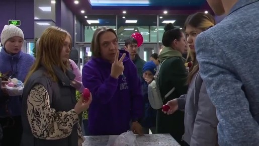 � ������� ���� ������ �������� 15 000 ������, � ������ ������ ����� (� ��� �� ����, � ����� �������)