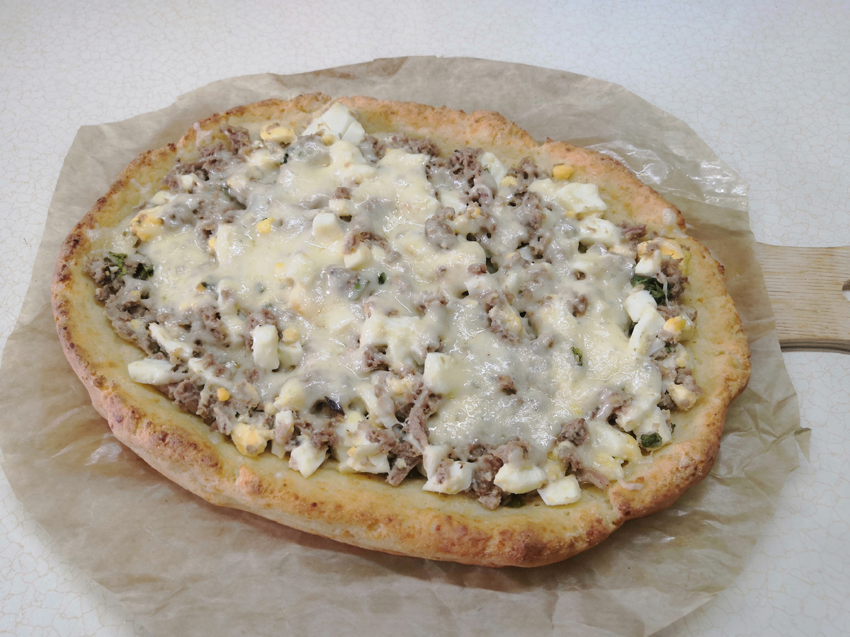 Нежная белковая ватрушка с тунцом: идеальный перекус