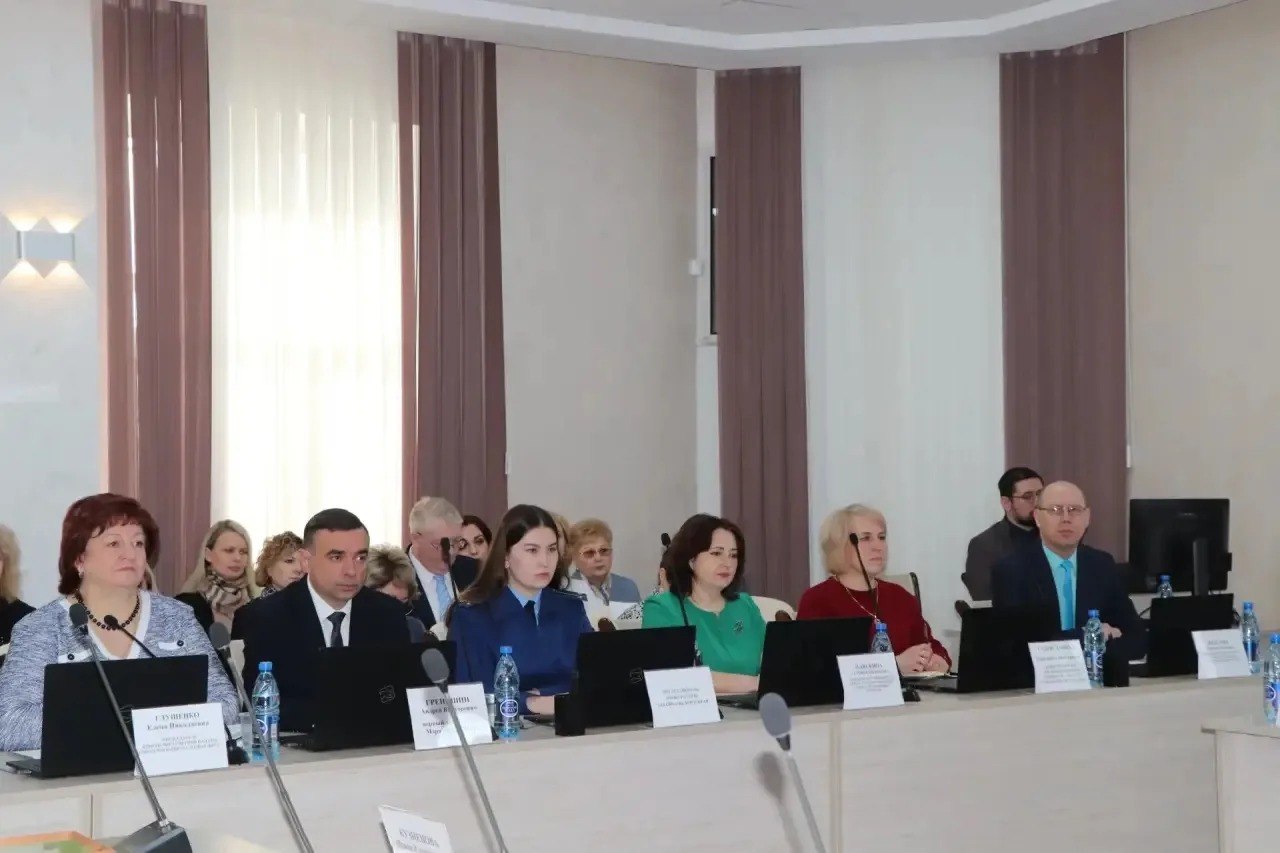 Мэр Читы Инна Щеглова выступила сегодня, 26 марта, перед депутатами Думы городского округа с отчетом о результатах своей деятельности и деятельности администрации краевого центра в 2025 году