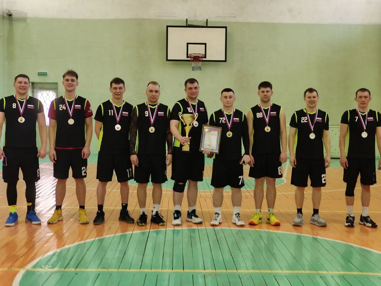 В Чите сотрудники полиции сразились в турнире по баскетболу В Чите сотрудники полиции сразились в турнире по баскетболу