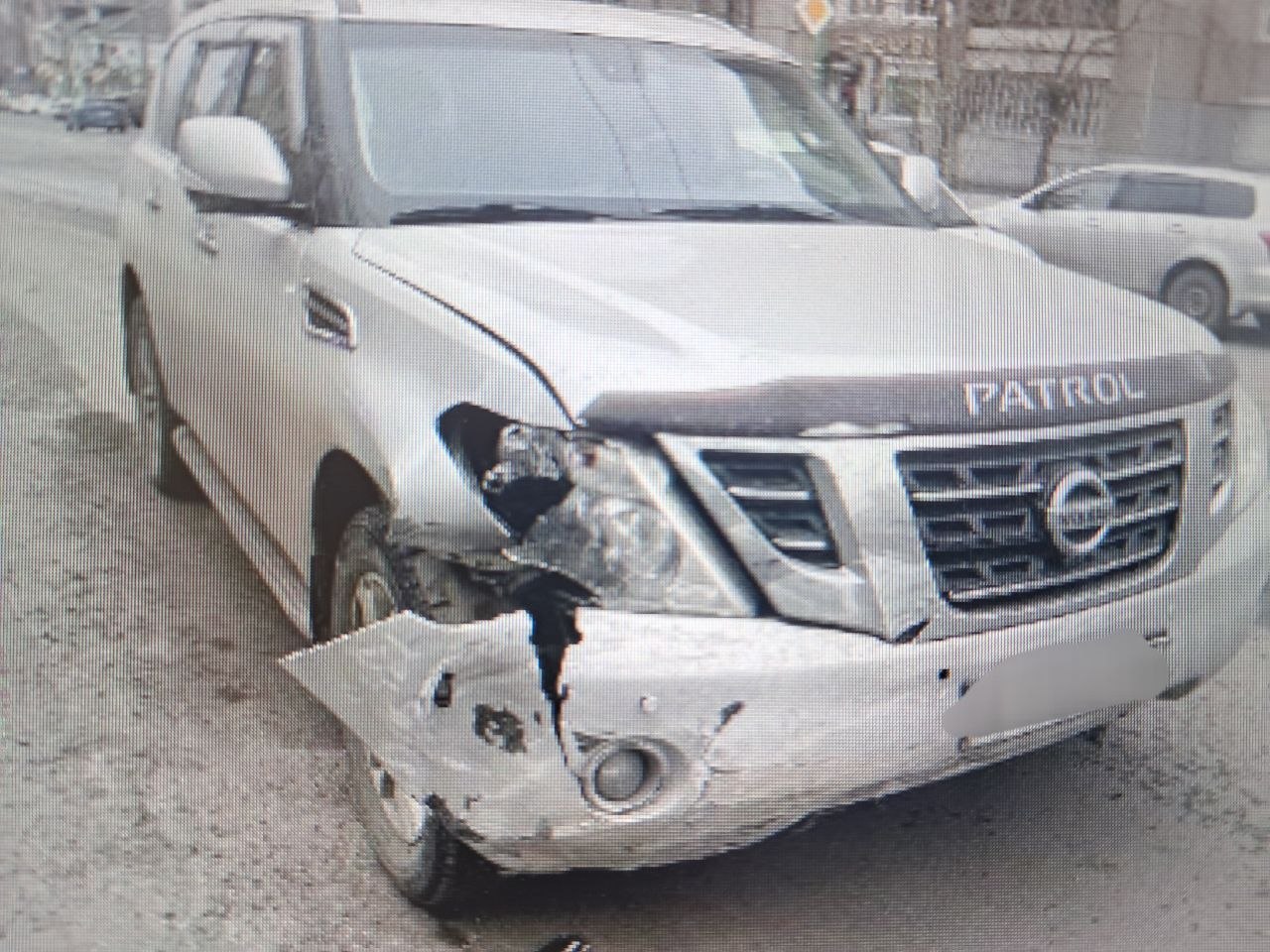 По предварительным данным 25 марта в вечернее время в г. Чите на ул. Бутина произошло столкновение двух транспортных средств "Nissan Patrol" и "Toyota Vitz" По предварительным данным 25 марта в вечернее время в г. Чите на ул. Бутина произошло столкновение двух транспортных средств "Nissan Patrol" и "Toyota Vitz"