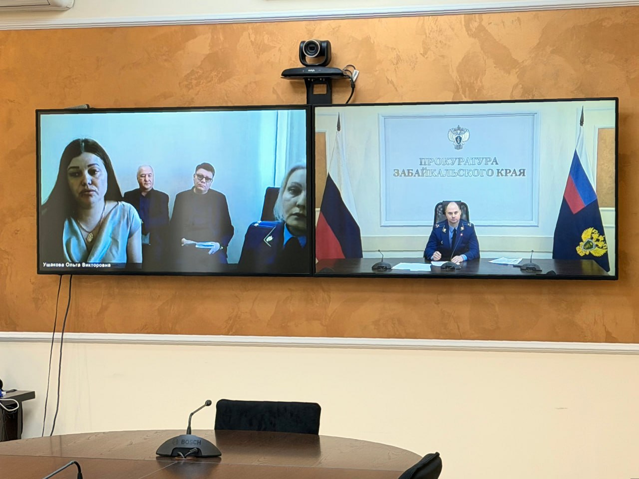 Исполняющий обязанности прокурора Забайкальского края Станислав Немцов в режиме видеоконфенцсвязи провел личный прием граждан, проживающих в Балейском, Оловяннинском и Петровск-Забайкальском районах Исполняющий обязанности прокурора Забайкальского края Станислав Немцов в режиме видеоконфенцсвязи провел личный прием граждан, проживающих в Балейском, Оловяннинском и Петровск-Забайкальском районах