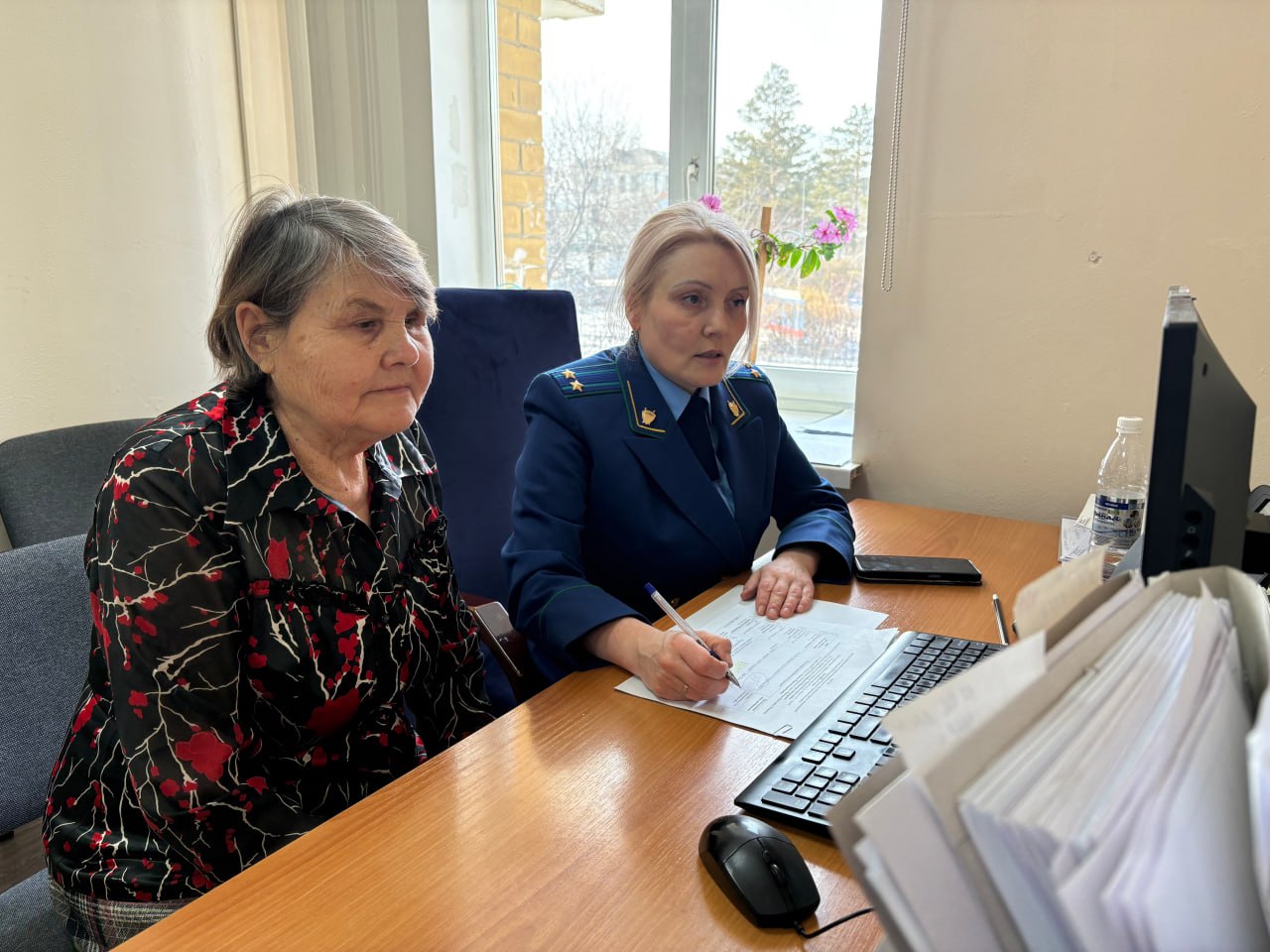 Исполняющий обязанности прокурора Забайкальского края Станислав Немцов в режиме видеоконфенцсвязи провел личный прием граждан, проживающих в Балейском, Оловяннинском и Петровск-Забайкальском районах Исполняющий обязанности прокурора Забайкальского края Станислав Немцов в режиме видеоконфенцсвязи провел личный прием граждан, проживающих в Балейском, Оловяннинском и Петровск-Забайкальском районах