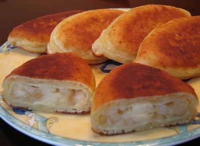 Вкуснейшие жареные пирожки с творогом и яблоками: простой рецепт