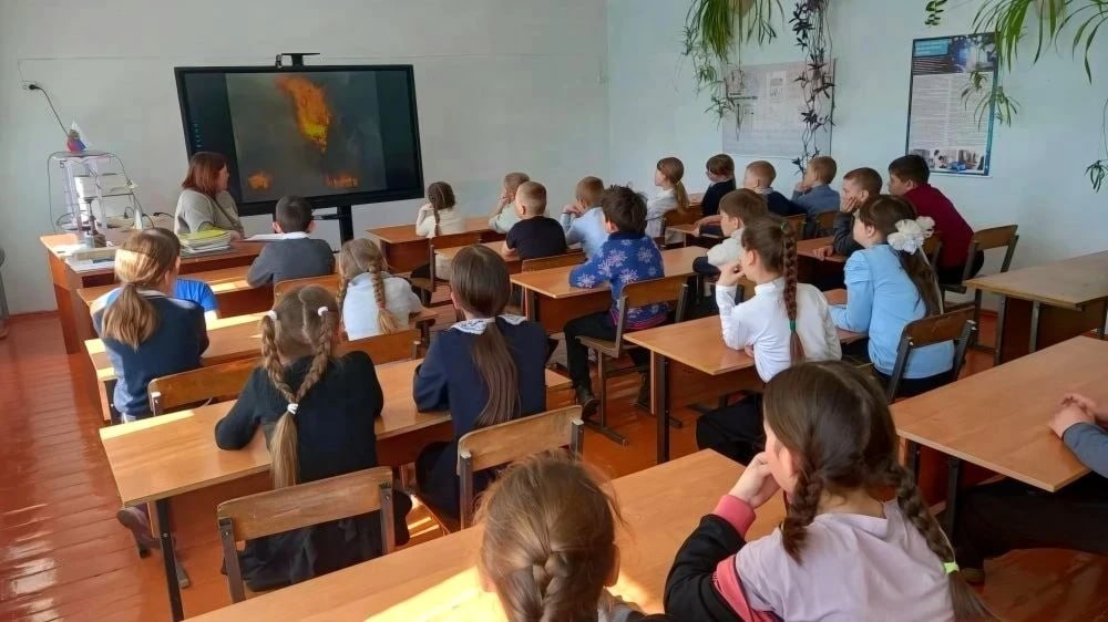 В школах Приаргунского округа прошли линейки по пожарной безопасности В школах Приаргунского округа прошли линейки по пожарной безопасности