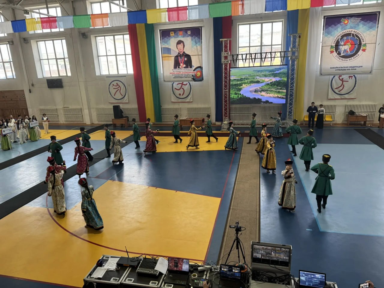 Всероссийские соревнования по стрельбе из лука памяти Мунко-Бадры Дашицыренова стартовали в Могойтуе Всероссийские соревнования по стрельбе из лука памяти Мунко-Бадры Дашицыренова стартовали в Могойтуе
