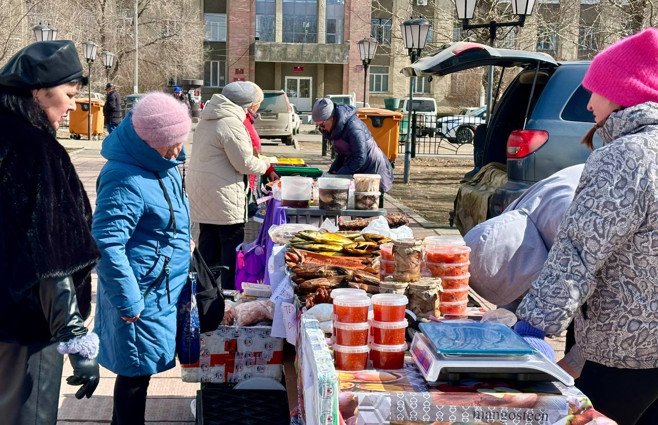 Итоги ярмарки. Весенний ветер не смог помешать участникам ярмарки выходного дня, прошедшей вчера на площади Труда в Черновском районе Итоги ярмарки. Весенний ветер не смог помешать участникам ярмарки выходного дня, прошедшей вчера на площади Труда в Черновском районе
