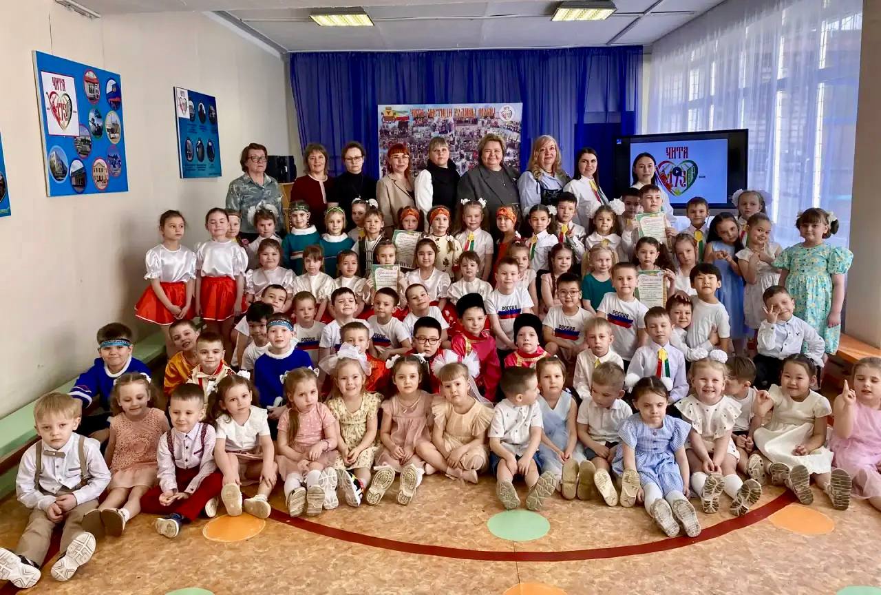 Солнечный город в детских ладошках!