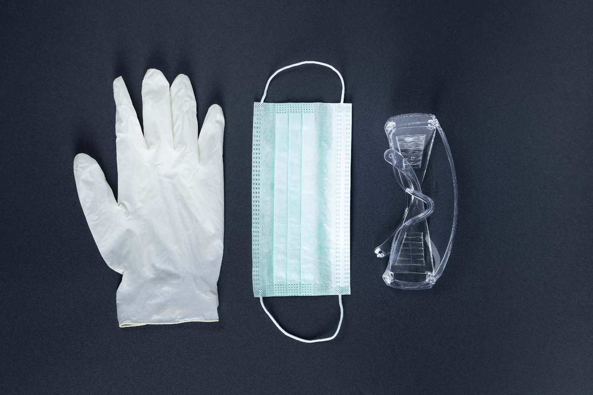 Уменьшаем риски при использовании агрессивных моющих средств