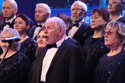 Городской фестиваль ветеранских вокальных и хоровых коллективов «С любовью к родному городу» прошел вчера, 31 марта, в Забайкальской краевой филармонии им. О.Л.Лундстрема