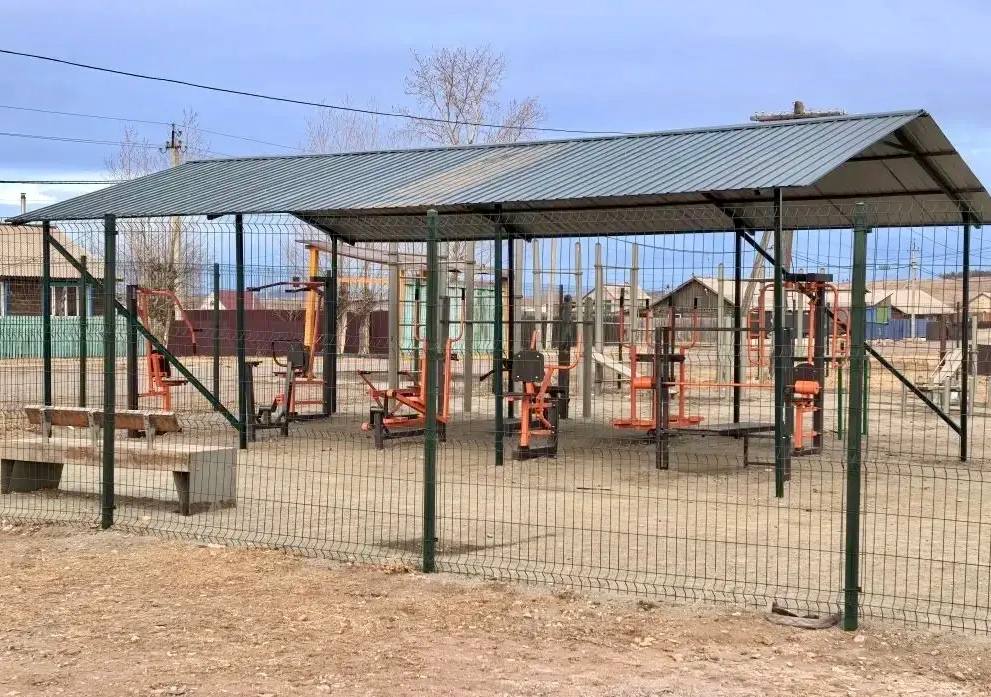 В поселке Зыково Черновского района Читы реализован проект «Зыково: Мы строим будущее», который был поддержан в краевом конкурсе проектов ТОС «Решаем сами»-2025