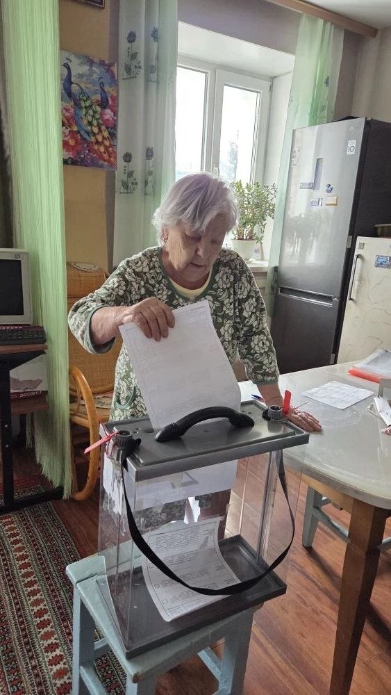 В Гагаринском округе продолжается второй день голосования В Гагаринском округе продолжается второй день голосования