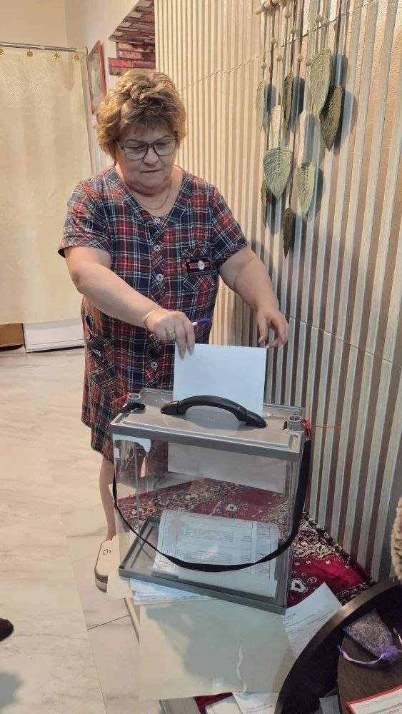 В Гагаринском округе продолжается второй день голосования В Гагаринском округе продолжается второй день голосования