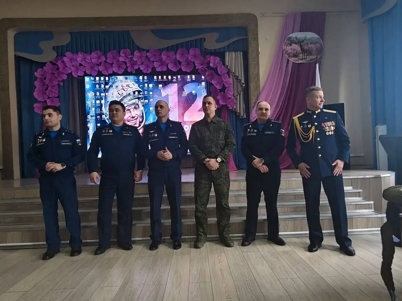 «Дети знают о космосе, летчиках и истории России очень много» «Дети знают о космосе, летчиках и истории России очень много»