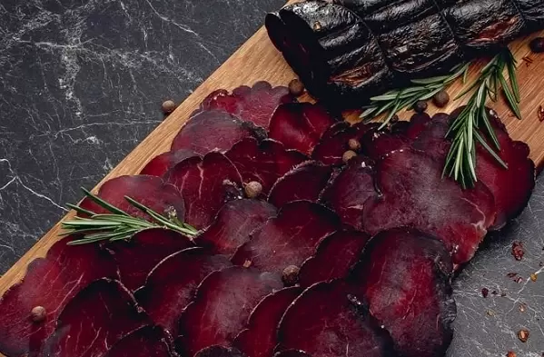 Брезаола: деликатес, который покоряет сердца и столы