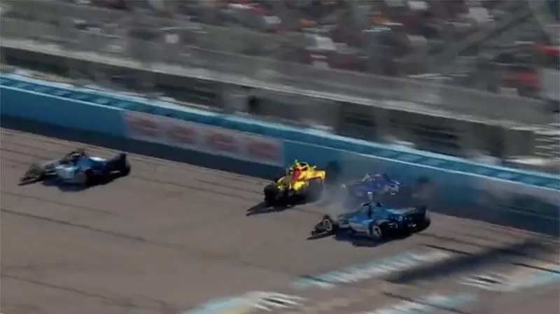 Авария на 100-м старте Палоу омрачила гонку в Финиксе
