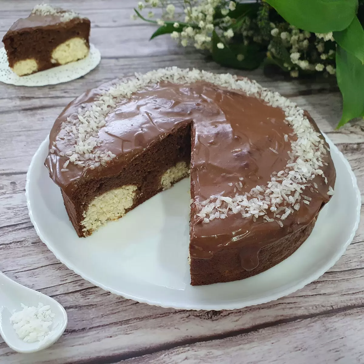 Вдохновляющий шоколадный пирог с творожными шариками