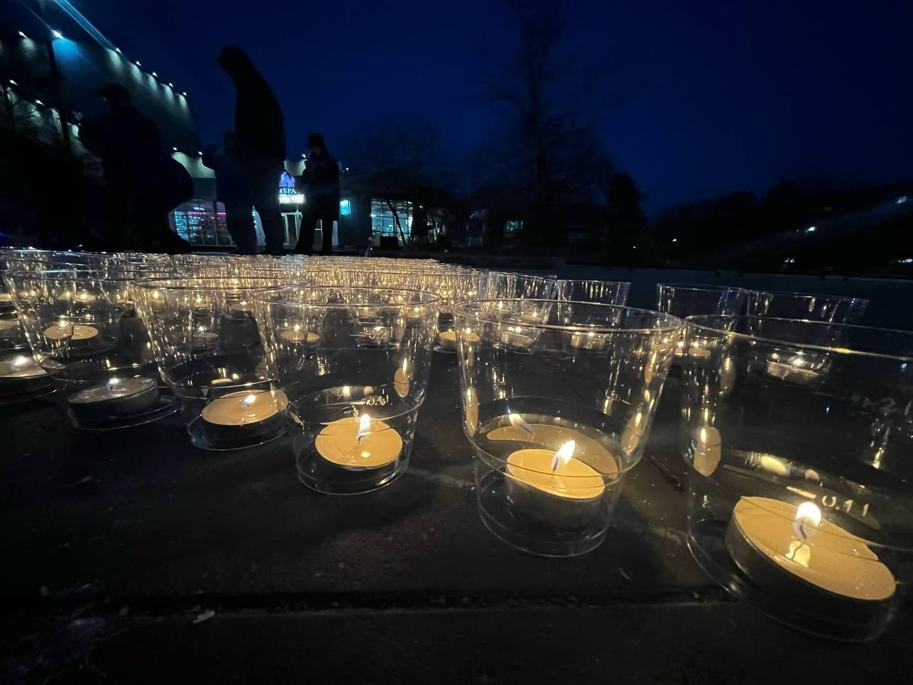 «Поехали!». Инсталляцию ракеты завершили, несмотря на холодную погоду «Поехали!». Инсталляцию ракеты завершили, несмотря на холодную погоду