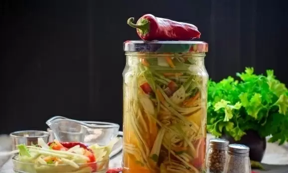 Кабачки по-корейски: простой способ приправить зиму