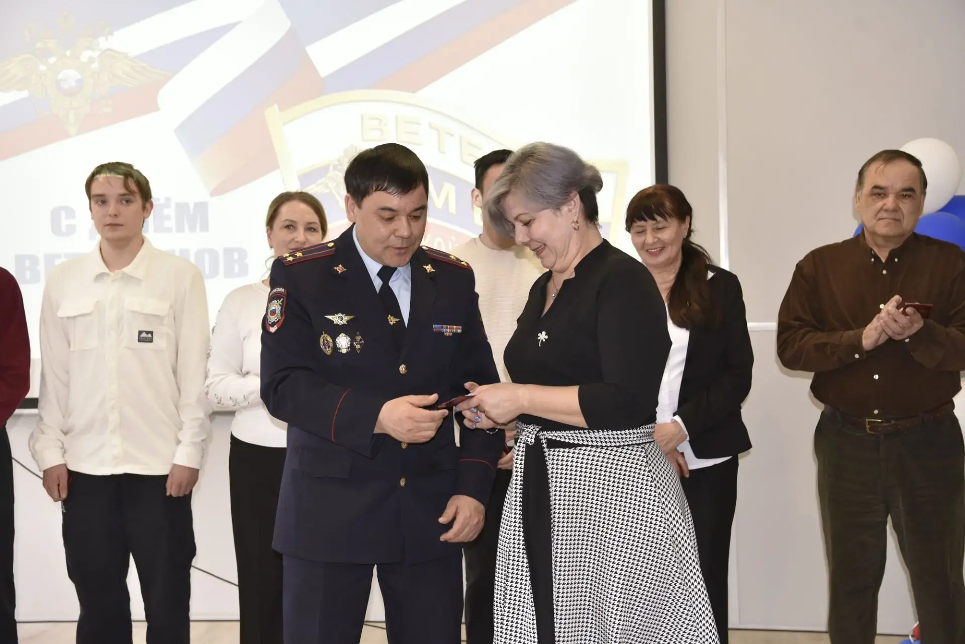 Их знают и помнят в Смоленке, Засопке, Атамановке: в Читинском округе чествовали ветеранов милиции Их знают и помнят в Смоленке, Засопке, Атамановке: в Читинском округе чествовали ветеранов милиции