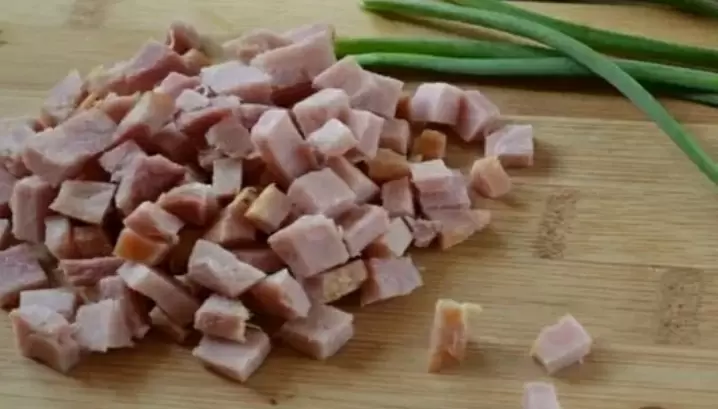 Вкусные салаты с ветчиной: три удивительных рецепта