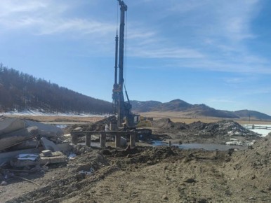 Мост через реку Ябоган ремонтируют в Усть-Канском районе